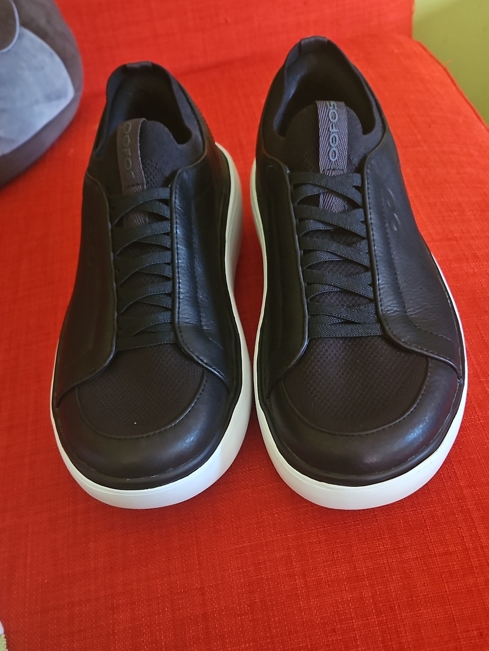 OOFOS Men’s Black Sneakers with White Sole